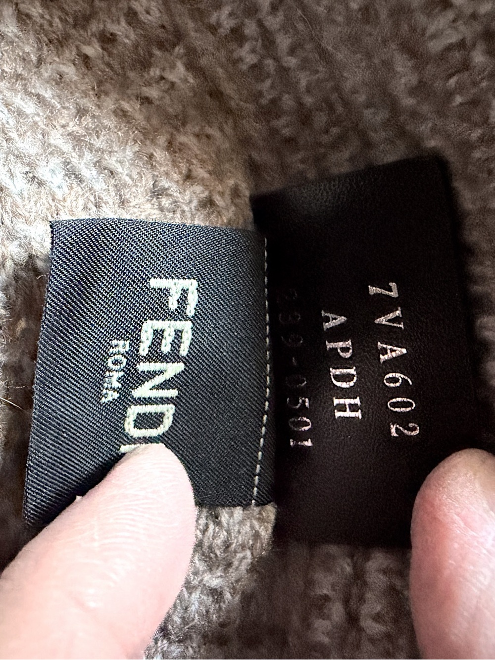 SOLD❤️FENDI FF Zucca shopping bag in jacquard cashmere woven tote - Picture 11 of 11